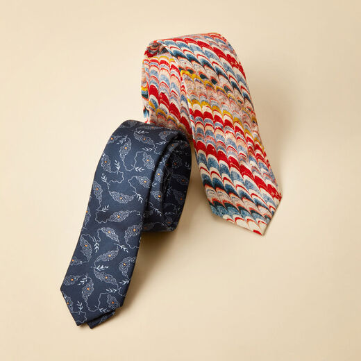 Navy leaf silk tie